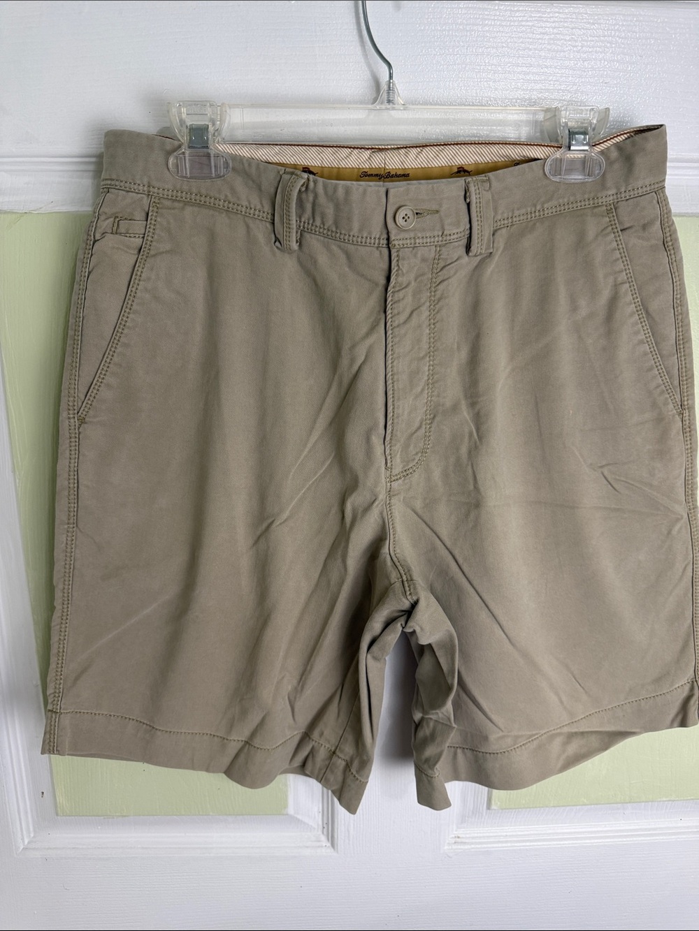 (2135) Tommy Bahama Men's Khaki Flat Front Shorts, Size: 30